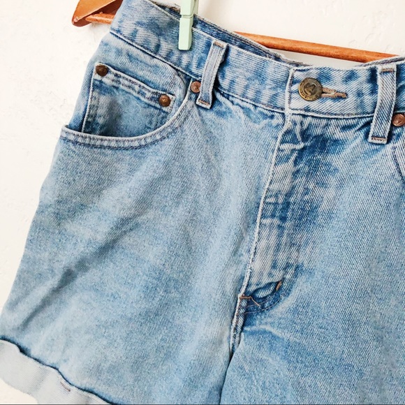 Vintage High Waisted Denim Shorts - Picture 10 of 10